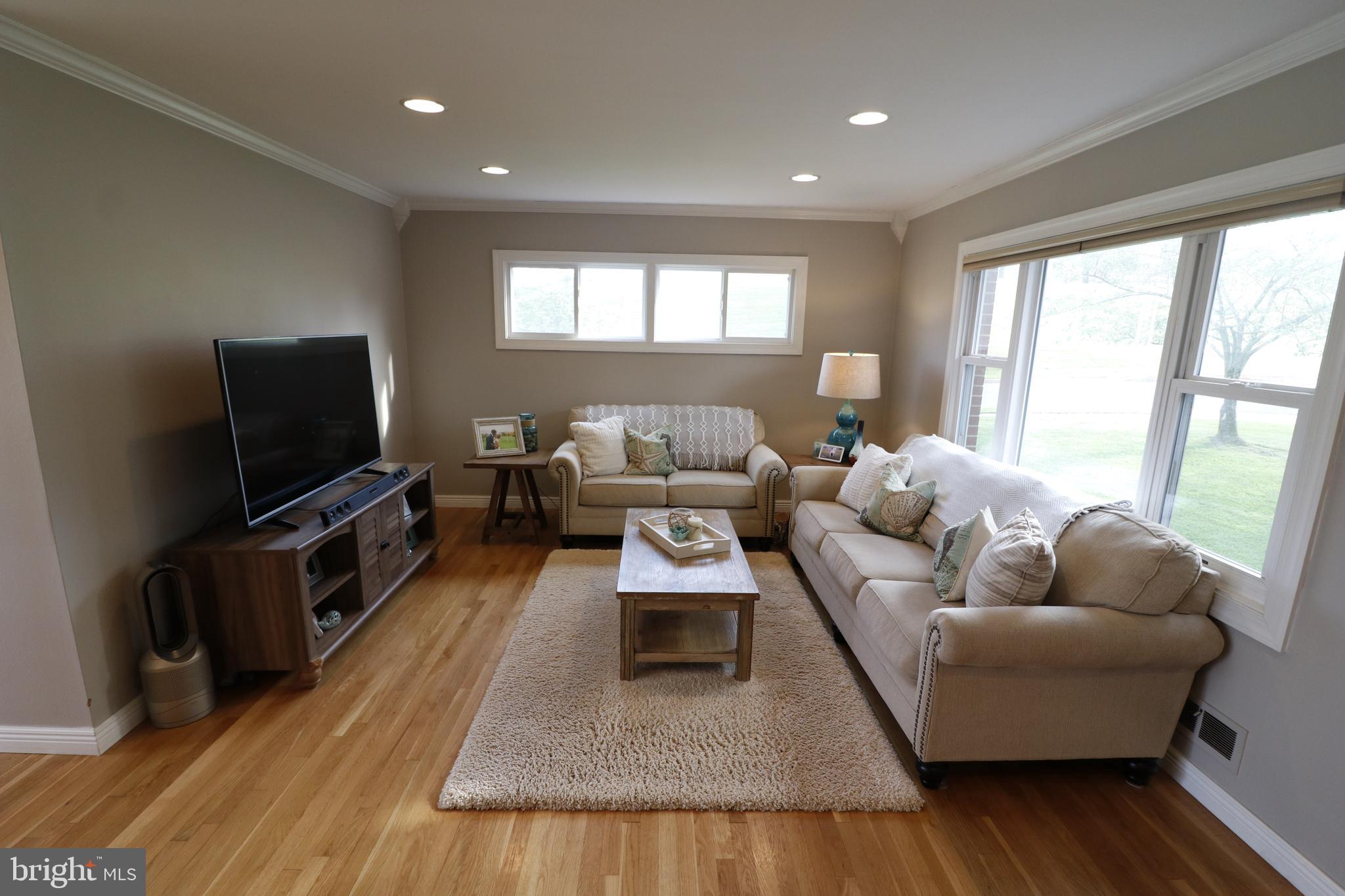 8601 Saddler Road Baltimore, MD 21234 - Photo 6 of 25 Media area of Great Room