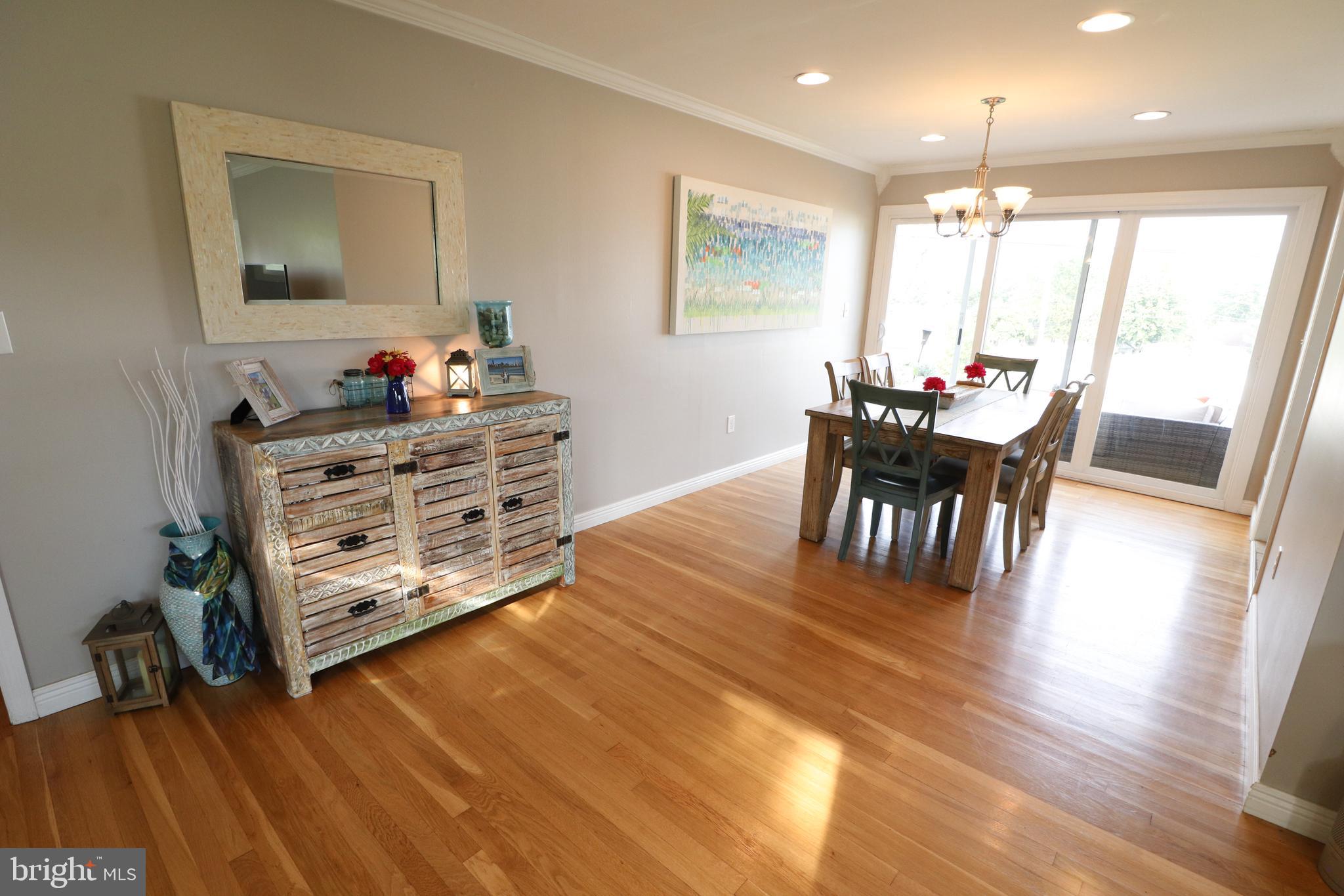 8601 Saddler Road Baltimore, MD 21234 - Photo 8 of 25 Bright and airy interior