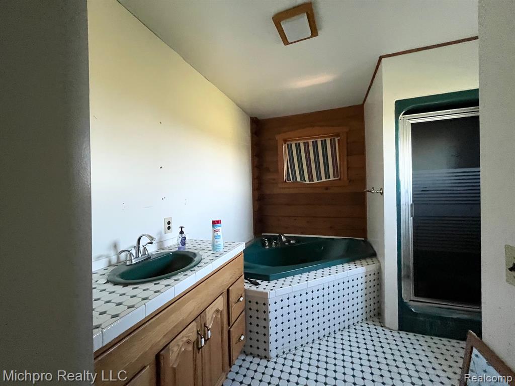 4103 Cade Road Capac, MI 48014 - Photo 12 of 29