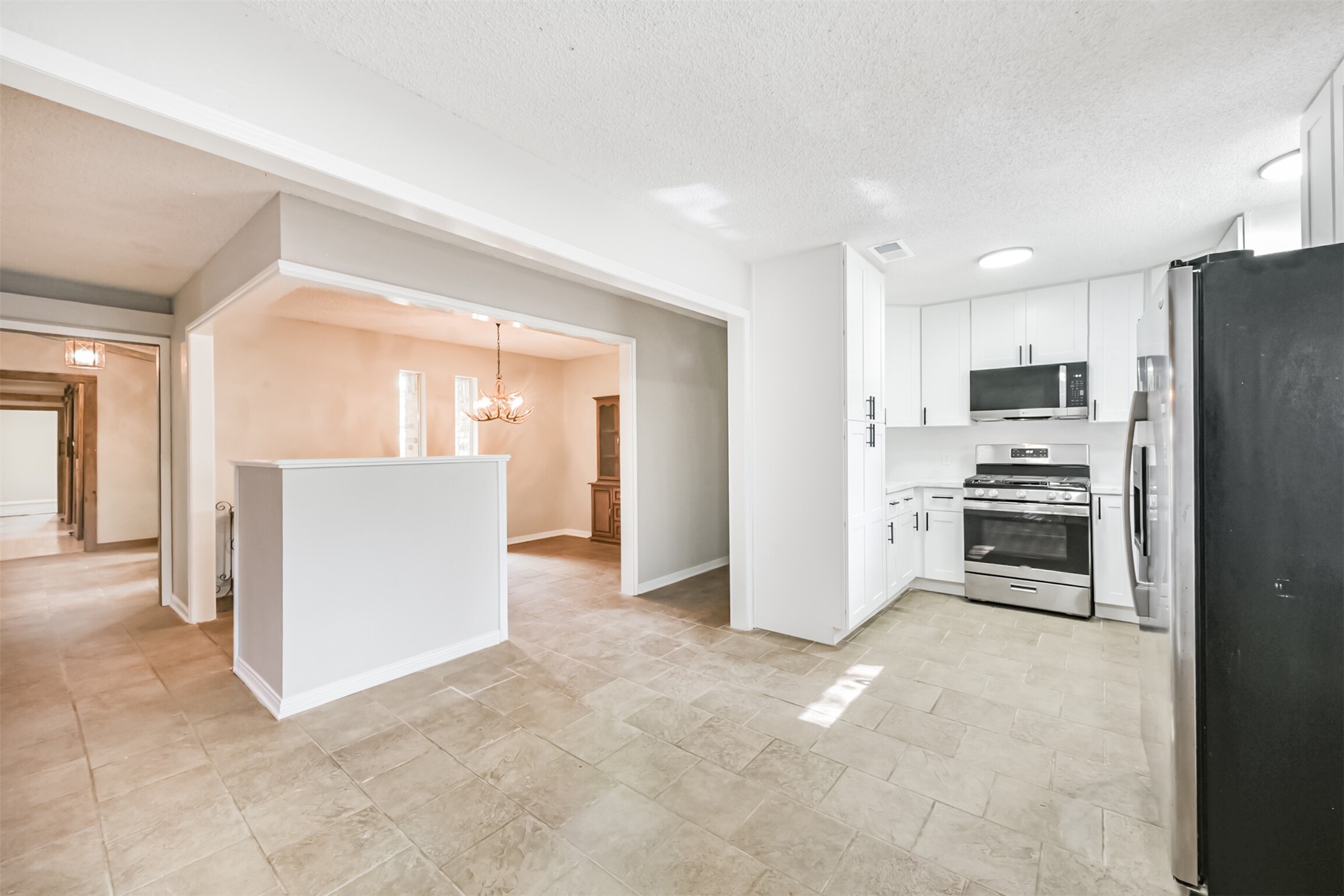 410 Riverside Drive Alvin, TX 77511 - Photo 8 of 33