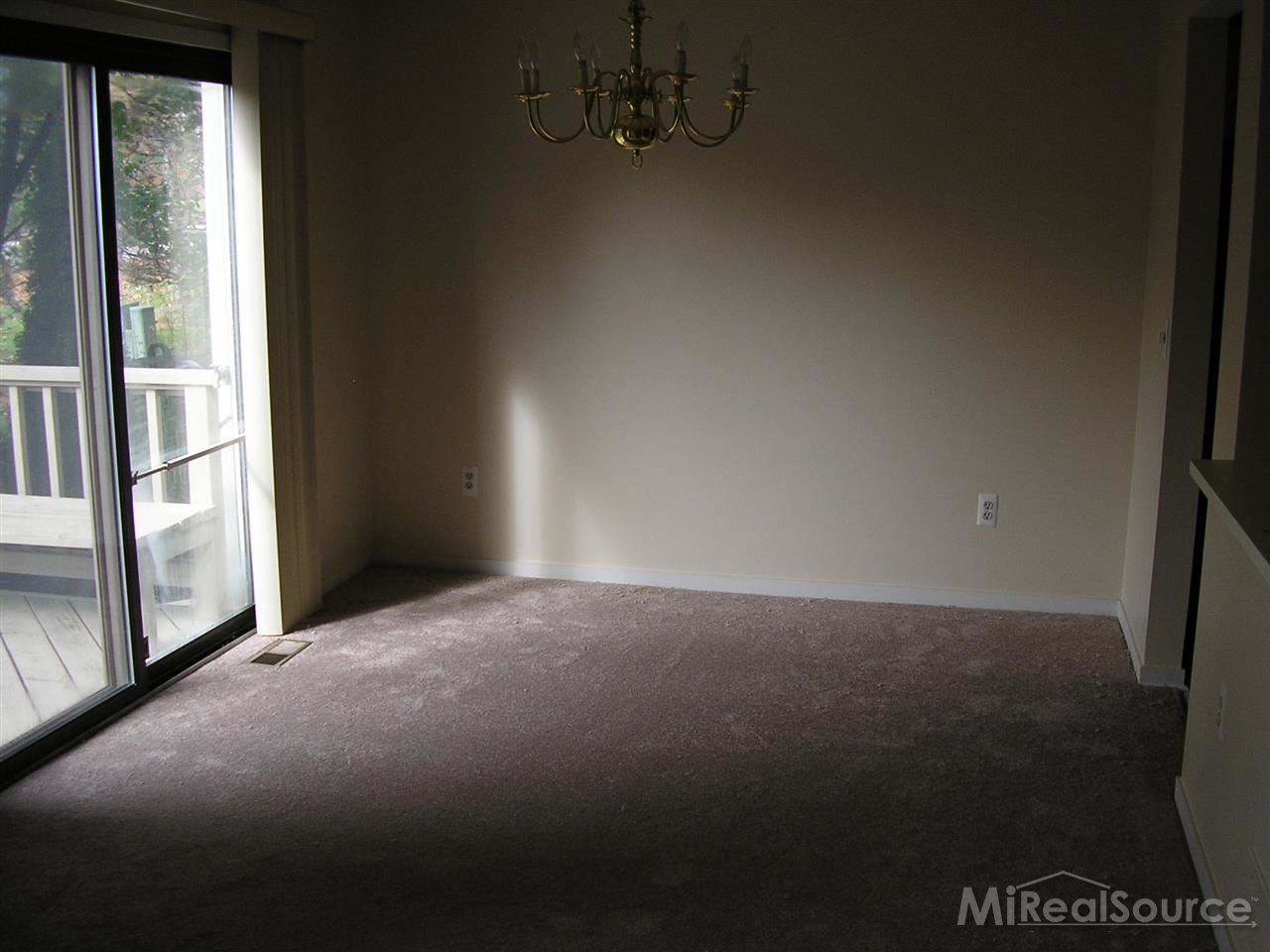 685 Highgate Mews, Unit 153 Rochester Hills, MI 48307 - Photo 6 of 17