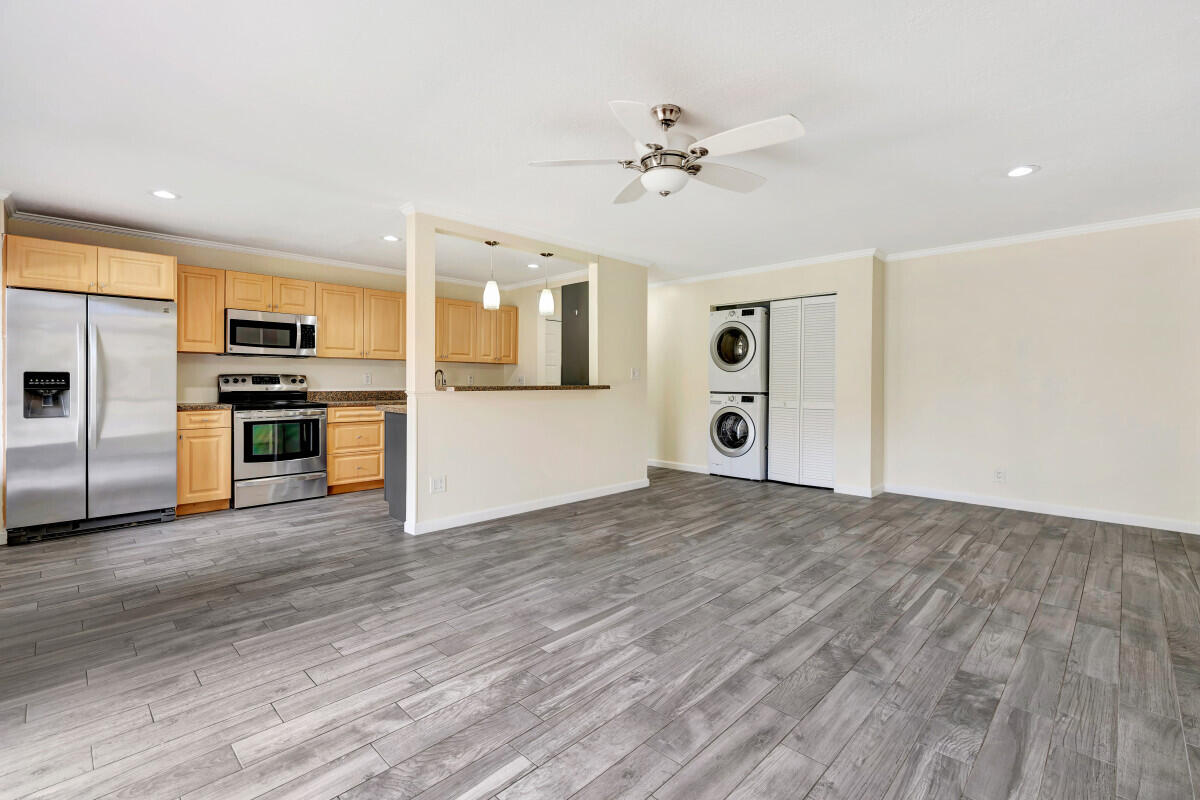 150 Pineview Road, Unit F3 Jupiter, FL 33469 - Photo 5 of 12 _MLP3042jpg