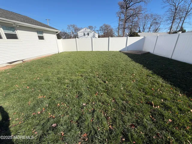 $3,500 | 710 Dow Avenue, Oakhurst, NJ 07755