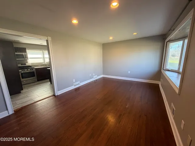 $3,500 | 710 Dow Avenue, Oakhurst, NJ 07755