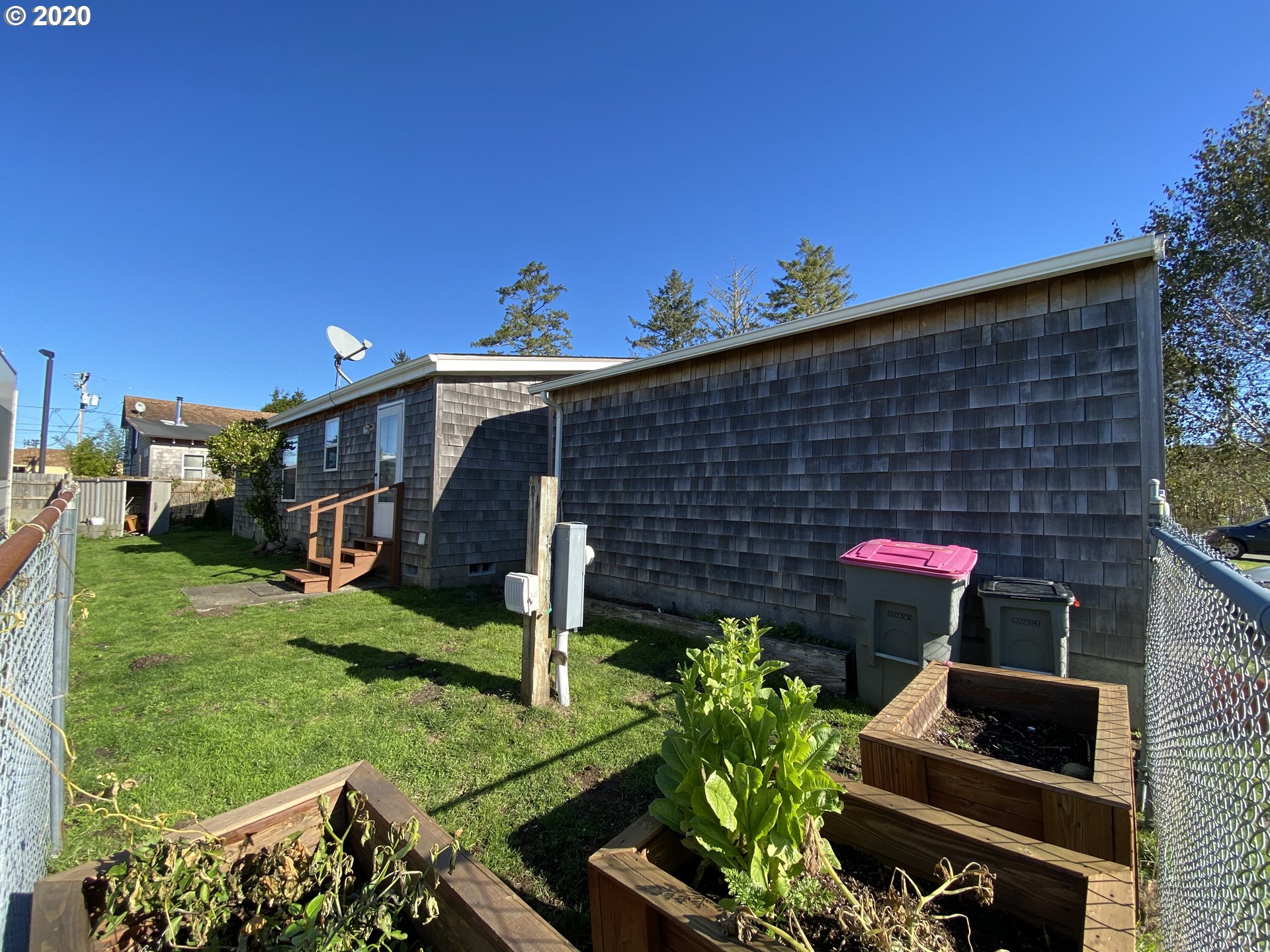 750 Avenue R Seaside, OR 97138 - Photo 2 of 26