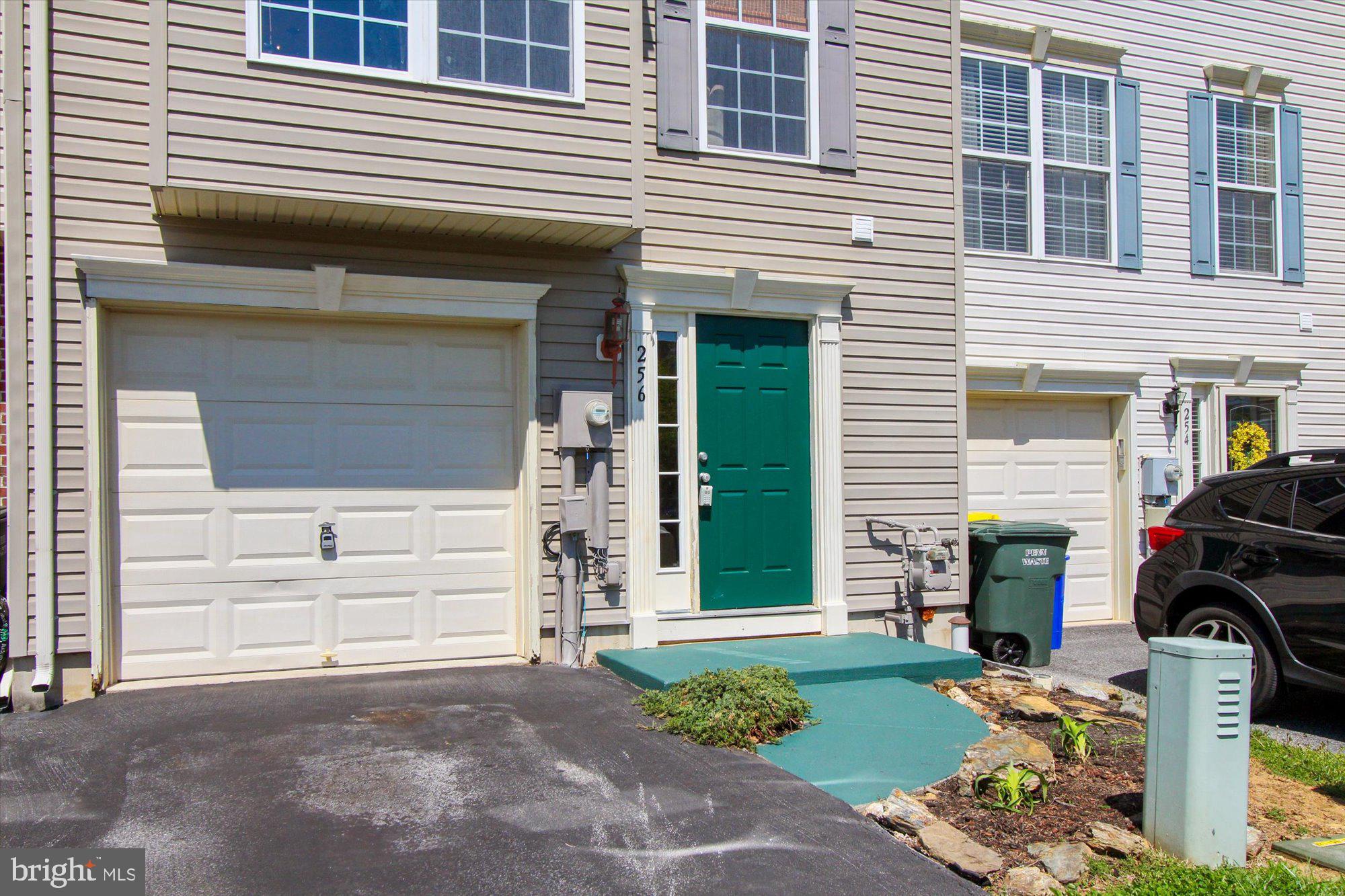 256 Country Ridge Drive Red Lion, PA 17356 - Photo 2 of 28 Gallery Image 2