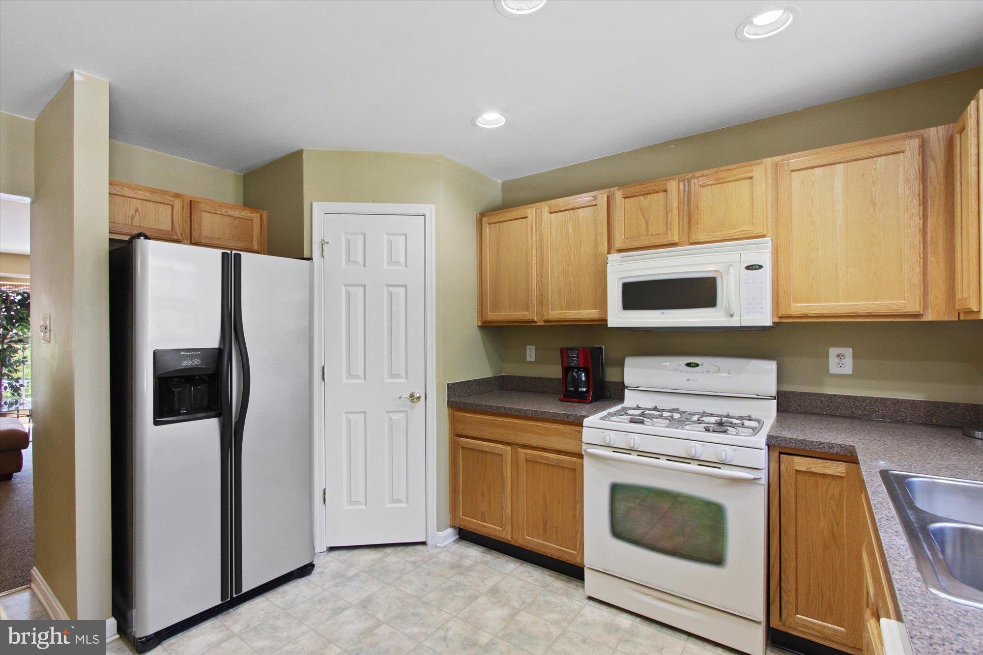 256 Country Ridge Drive Red Lion, PA 17356 - Photo 9 of 28 Gallery Image 9