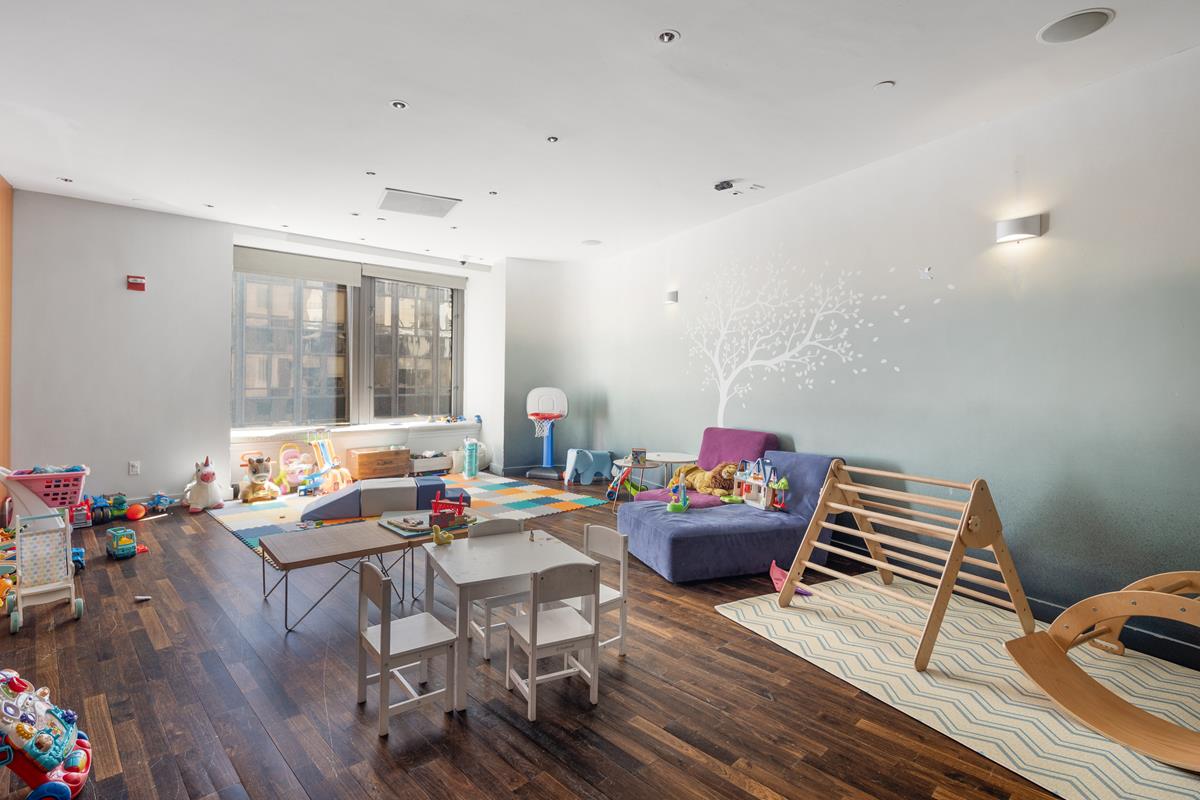 75 Wall Street, Unit 28Q Manhattan, NY 10005 - Photo 13 of 17