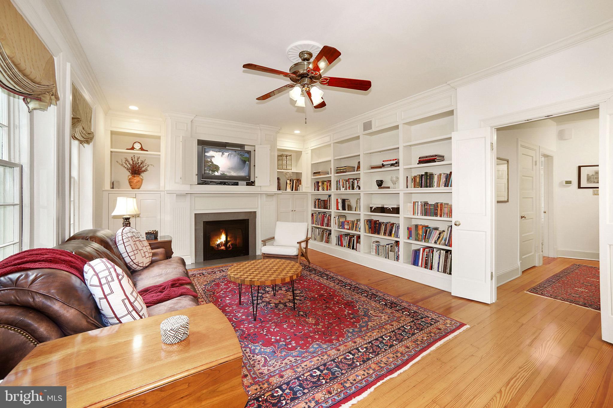 2806 Cathedral Avenue Northwest Washington, DC 20008 - Photo 13 of 35 Family Room/Library