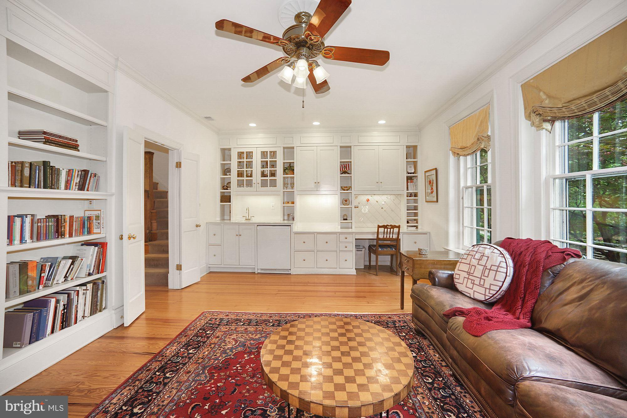 2806 Cathedral Avenue Northwest Washington, DC 20008 - Photo 14 of 35 Family Room/Library