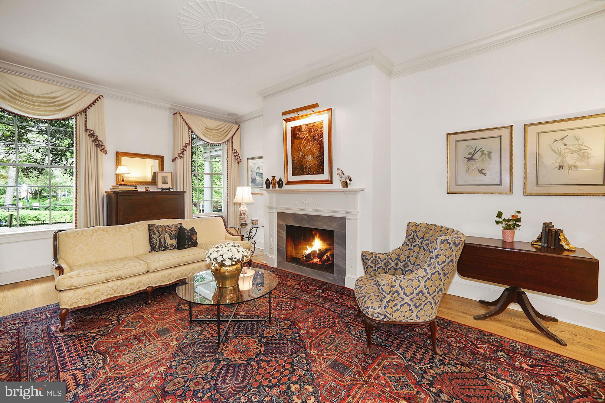 2806 Cathedral Avenue Northwest Washington, DC 20008 - Photo 5 of 35 Living Room