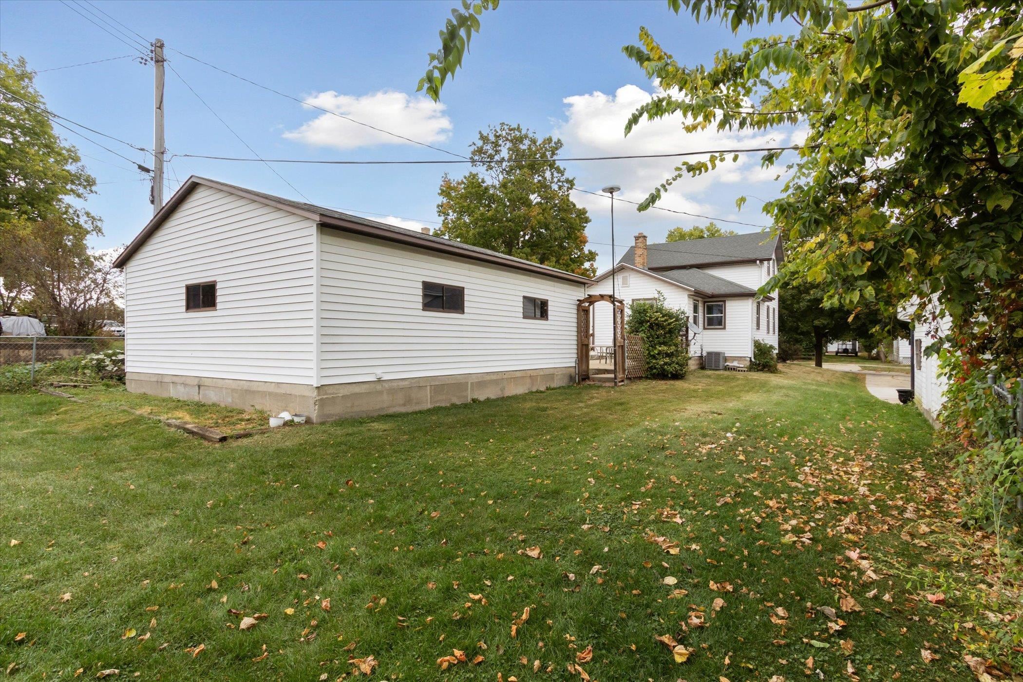 1013 12th Monroe, WI 53566 - Photo 32 of 38