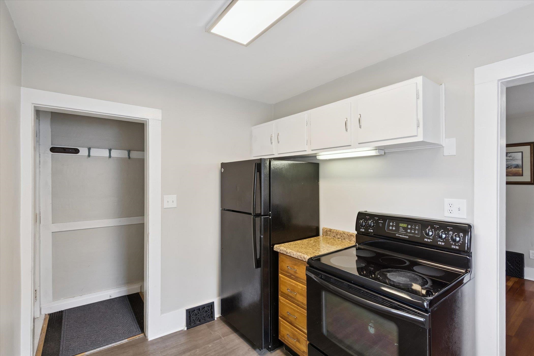 1013 12th Monroe, WI 53566 - Photo 9 of 38