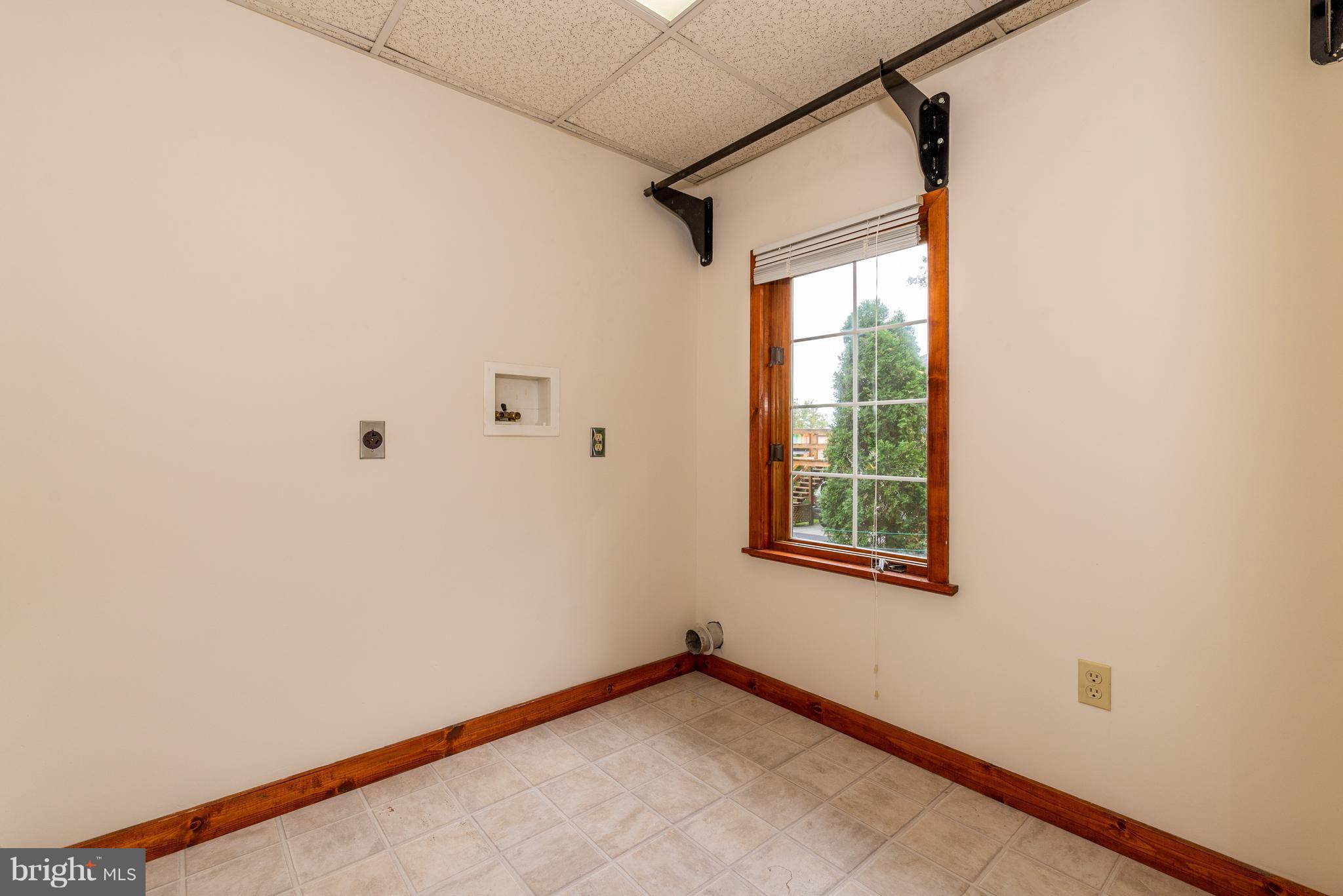 2391 Quarry Road Lebanon, PA 17046 - Photo 9 of 18 Gallery Image 9