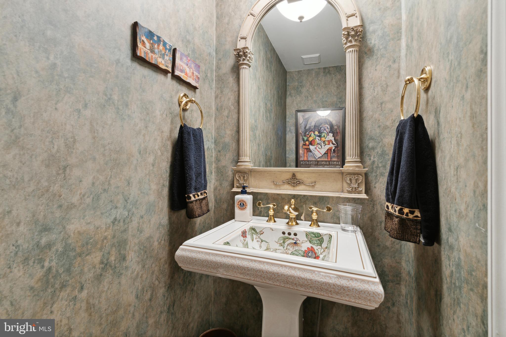 3737 Winfield Lane Northwest Washington, DC 20007 - Photo 4 of 54 Powder Room