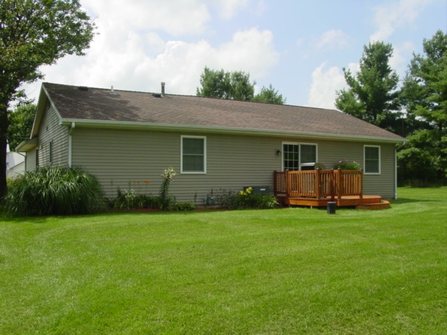 1294 North Riverwood Ranch Road Warsaw, IN 46580 - Photo 2 of 29 Gallery Image 2