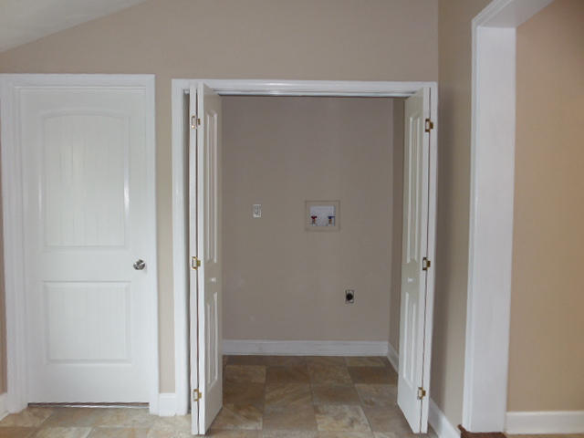 2371 Rutrough Road Southeast Roanoke, VA 24014 - Photo 22 of 34 a view of an empty room