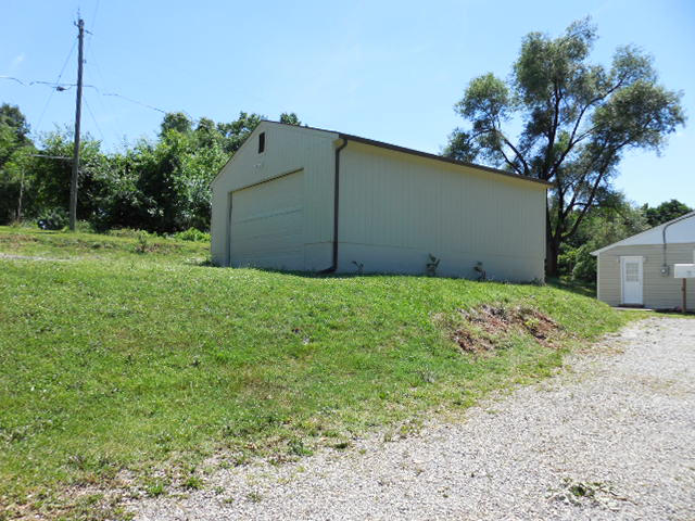 2371 Rutrough Road Southeast Roanoke, VA 24014 - Photo 34 of 34 a backyard of a house