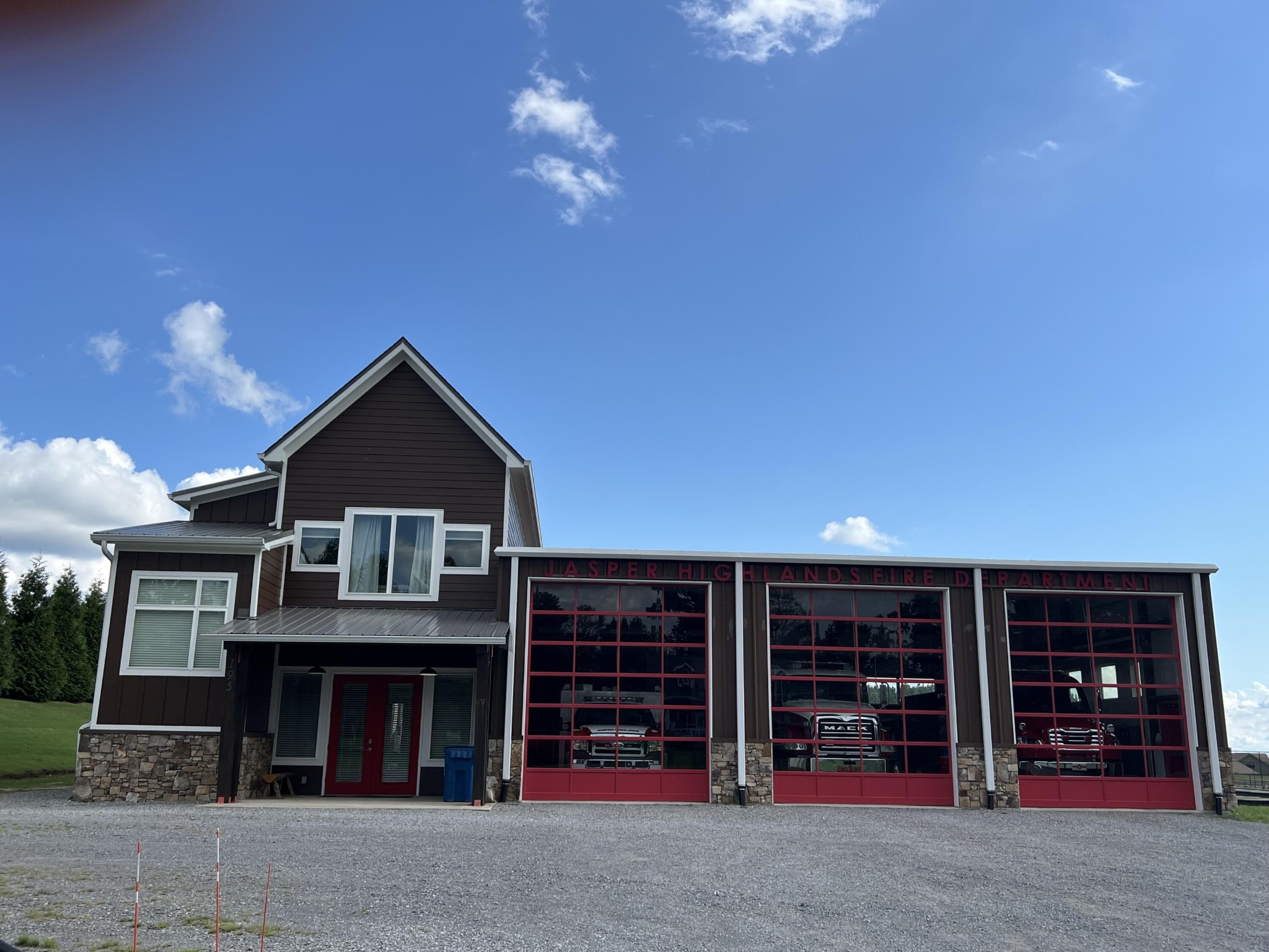 81 Crockett Loop Jasper, TN 37347 - Photo 25 of 35 an front view of a house
