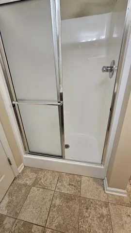 a view of an empty walk in closet