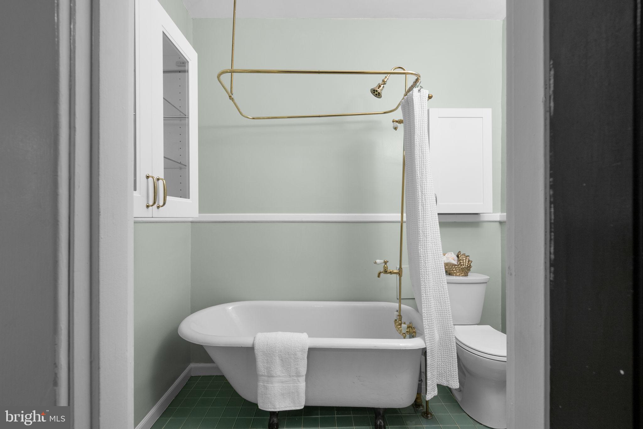 1705 Lanier Place Northwest, Unit 204 Washington, DC 20009 - Photo 25 of 26 Bathroom