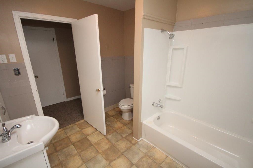 7411 Bluffton Road Fort Wayne, IN 46809 - Photo 13 of 30