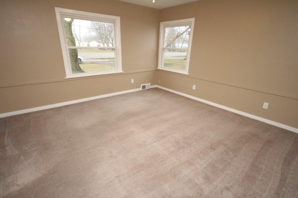 7411 Bluffton Road Fort Wayne, IN 46809 - Photo 10 of 30