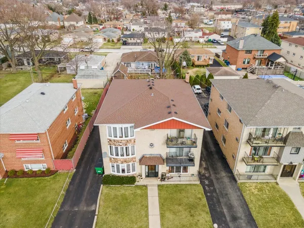 $815,000 | 7829 Normandy Avenue, Burbank, IL 60459