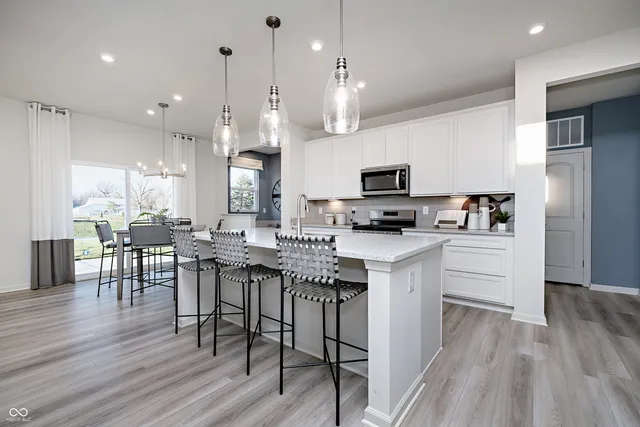 $482,900 | 922 Rivendell Drive, Avon, IN 46123