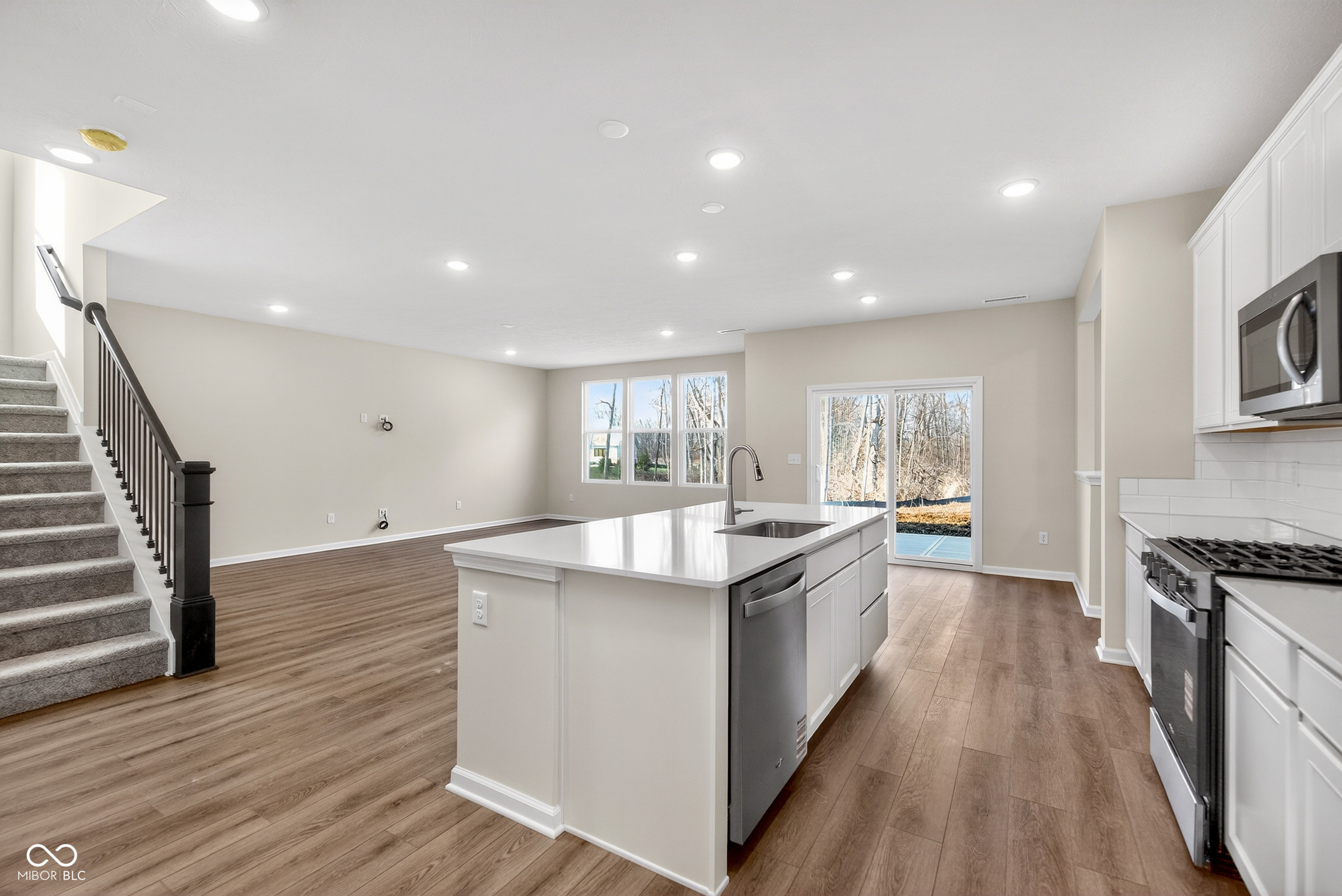 922 Rivendell Drive Avon, IN 46123 - Photo 7 of 37