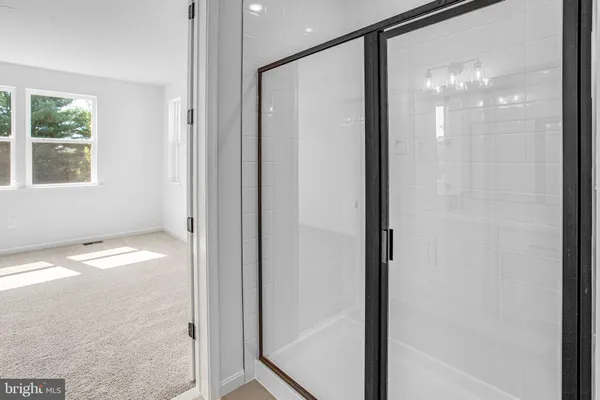 a view of empty room with window