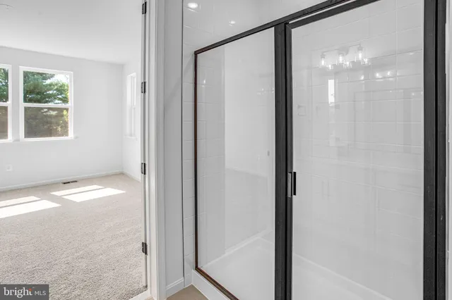 a view of empty room with window