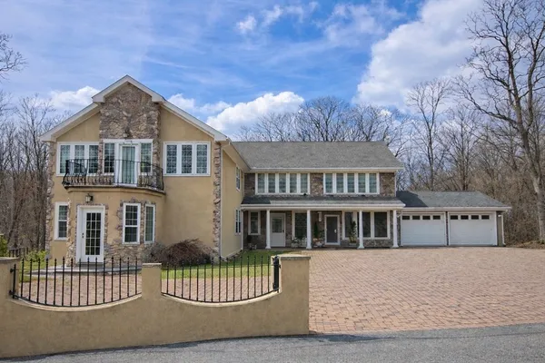 $1,199,000 | 62 Golden Hills Road, Saugus, MA 01906