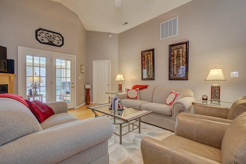 4248 Daugherty Road Salem, VA 24153 - Photo 3 of 27 a living room with furniture and a large window