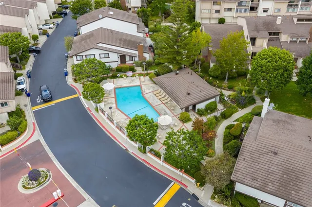 a view of a tennis court