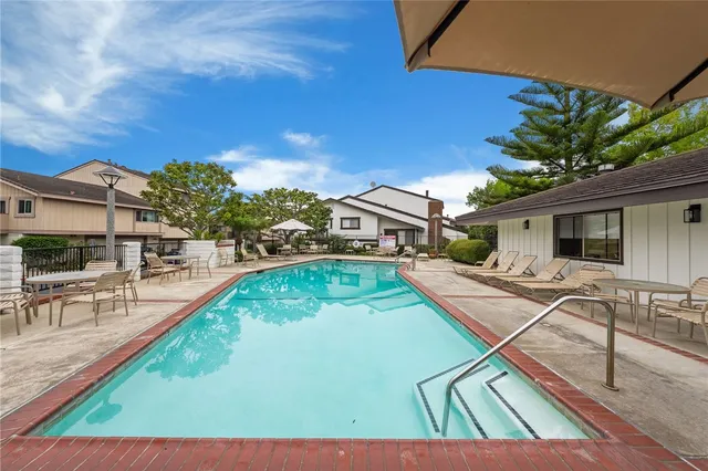 a view of a tennis court