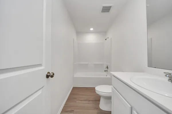 $2,000 | 9010 Estes Lks Drive, Baytown, TX 77521