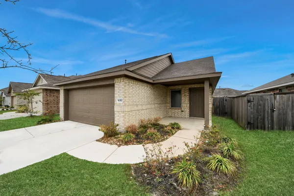 $2,000 | 9010 Estes Lks Drive, Baytown, TX 77521