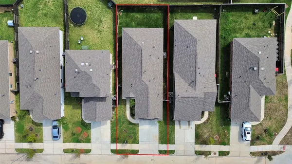 $2,000 | 9010 Estes Lks Drive, Baytown, TX 77521