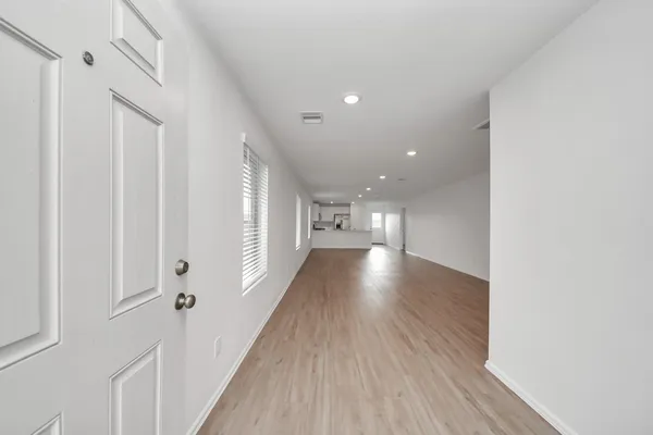 $2,000 | 9010 Estes Lks Drive, Baytown, TX 77521