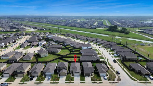 $2,000 | 9010 Estes Lks Drive, Baytown, TX 77521