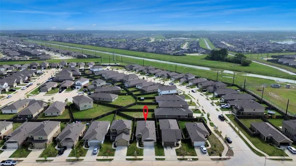 $2,000 | 9010 Estes Lks Drive, Baytown, TX 77521