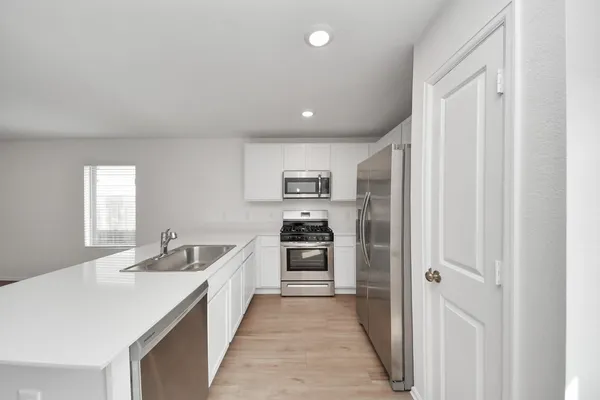 $2,000 | 9010 Estes Lks Drive, Baytown, TX 77521