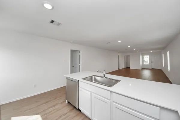 $2,000 | 9010 Estes Lks Drive, Baytown, TX 77521