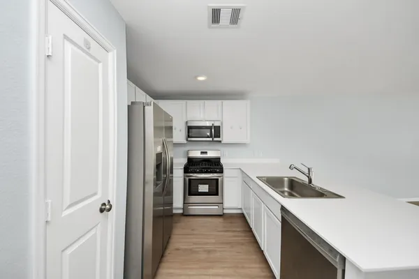 $2,000 | 9010 Estes Lks Drive, Baytown, TX 77521