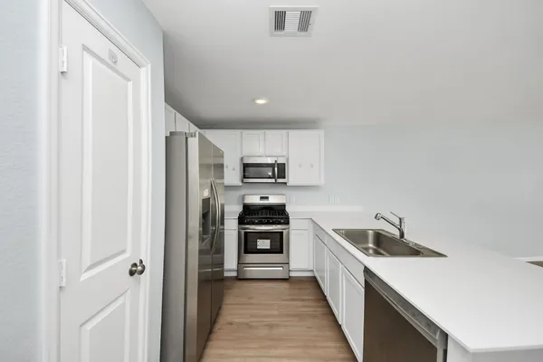 $2,000 | 9010 Estes Lks Drive, Baytown, TX 77521