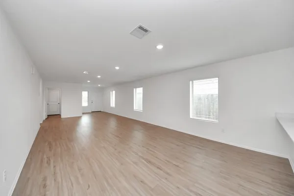 $2,000 | 9010 Estes Lks Drive, Baytown, TX 77521