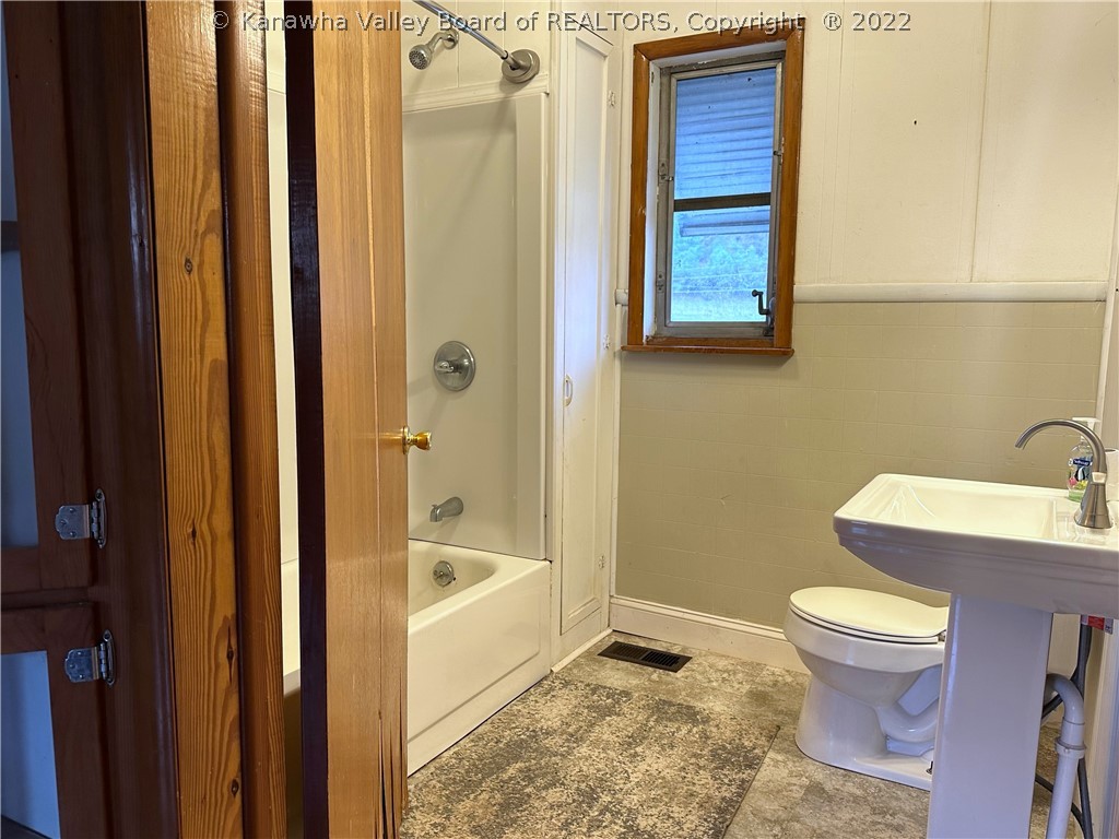 5544 Charleston Road Ripley, WV 25271 - Photo 20 of 33 Gallery Image 20