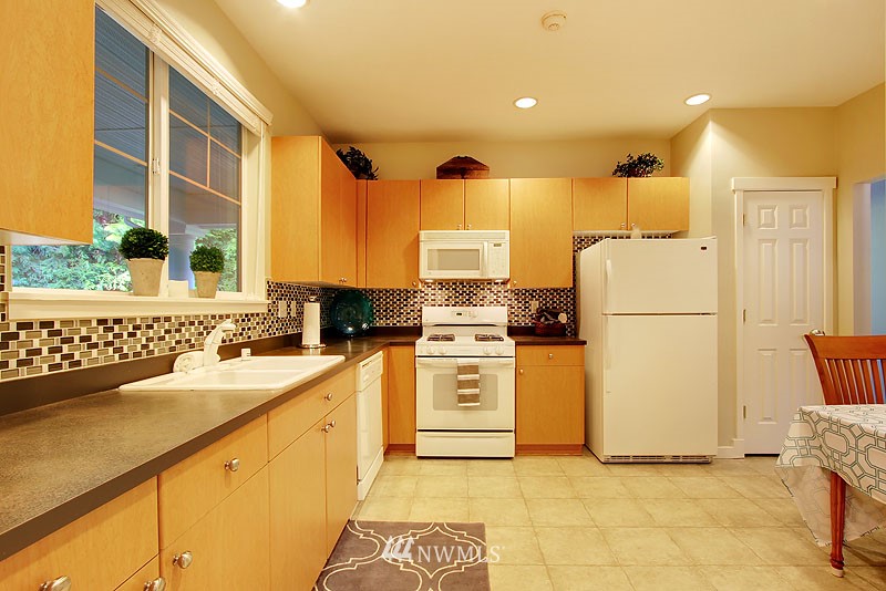 108 South 49th Street, Unit C Renton, WA 98055 - Photo 22 of 24