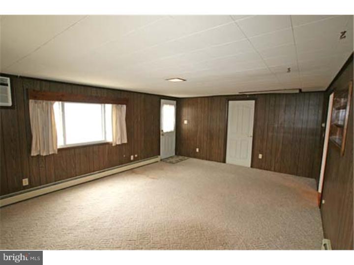 39 Montvale Road Newark, DE 19713 - Photo 8 of 17 Family Room